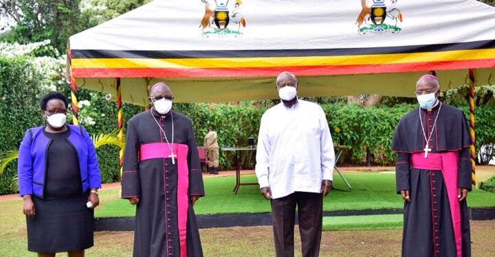 L-R: Hon. Nyamahunge Keziah Freda, Archbishop Ssemogerere, President Museveni and Bishop Kasujja