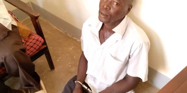 ON THE HOOK:
Heavily accused suspect Jackson Mukasa 40, a resident of Masese landing site Jinja City, now at CPS Jinja.