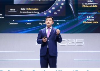 Dr. Peter Zhou, President of Huawei Data Storage Product Line, delivered a keynote speech